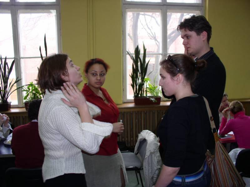 Think Europe Planning Meeting 2004 (12.03.2004 - 14.03.2004) - Amazing Spring PM! - 17: Gina, the beautiful and brilliant chairwoman, in discussion with the Post PM people.