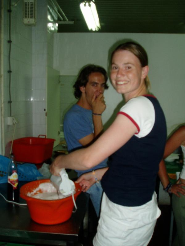 macedonIANA JONES (09.07.2004 - 23.07.2004) - Paulica's - 69: And this is Jeske cooking while Léon sleeps... ;)