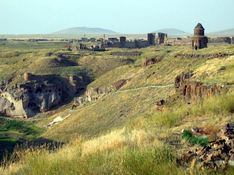 PHOTOGRAPHY SU Reloaded "Express your Vision" (19.07.2004 - 02.08.2004) - Travel to east of Turkey and way back - 27: Ani