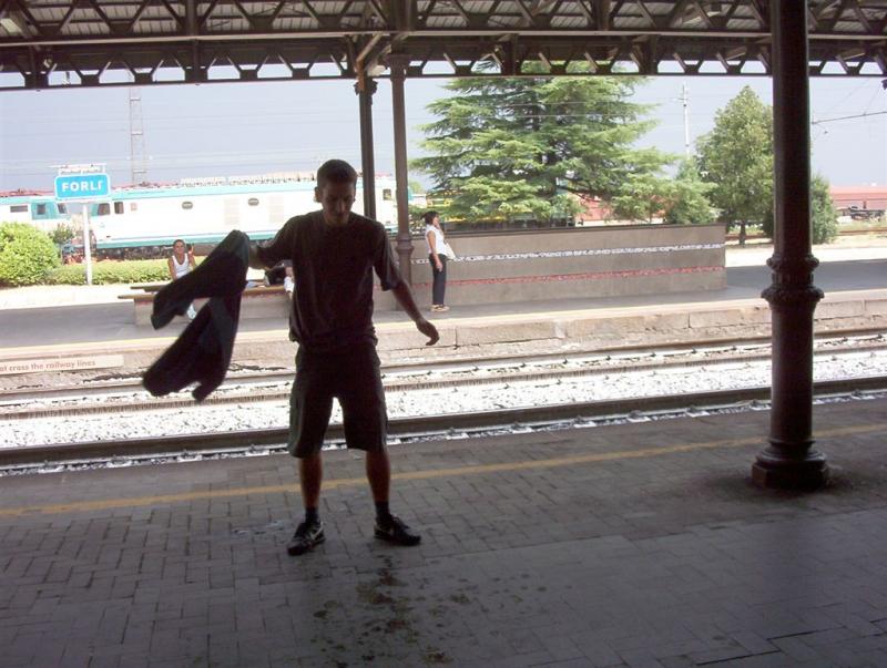 Wine and Furious (26.07.2004 - 08.08.2004) - Pre-SU event in Forli (24-26 July 2004) - 21: His dare was to take a shower near the train line :P