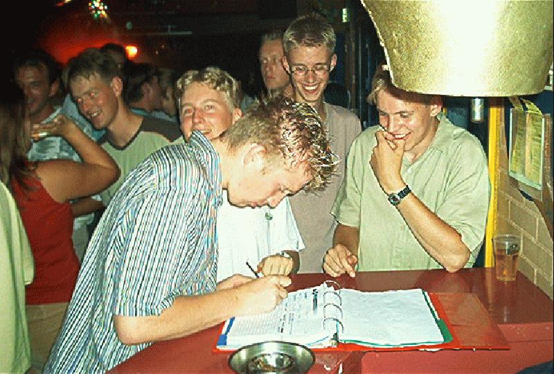 Het After Intro Program (29.08.2002 - 14.11.2002) - Pre HAIP Feest - 37: Meer inschrijvingen voor de HAIP activiteiten