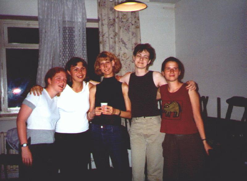 Major Fun with Minorities (08.07.2002 - 22.07.2002) - The second part of Warszawa - 13: Holland and Hungaria: Henny (NL), Vanda (H), Kinga (H), Gyorgyi (H), Kinga (H)