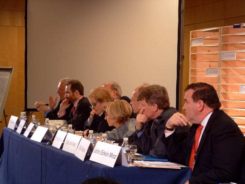 YG Youth for Peace & Stability (09.03.2005 - 13.03.2005) - IN MEMORIAM - 5: Discussion at the Club de Madrid