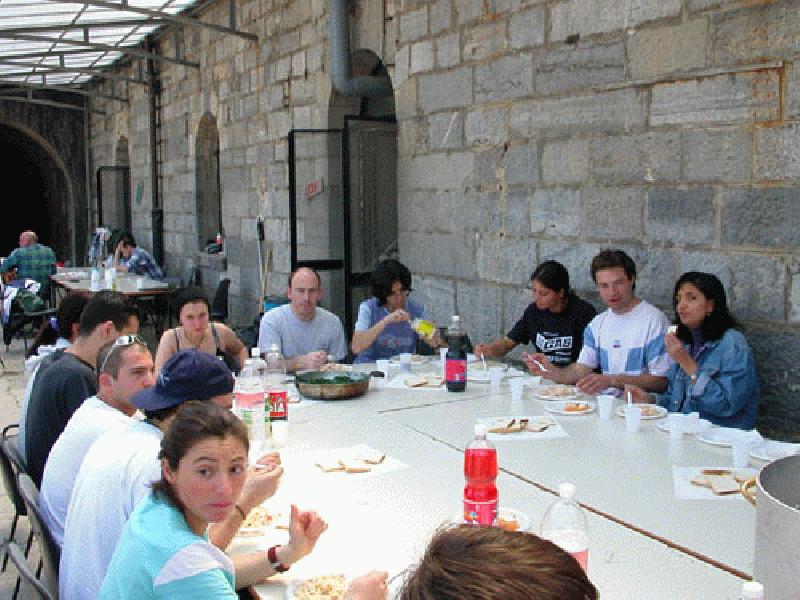 La Isla Bonita (25.04.2002 - 29.04.2002) - AEGEE-Torino's camera - 58: Dinner outside