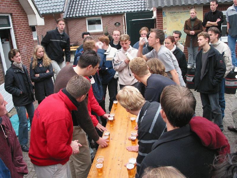 Het After Intro Program (29.08.2002 - 14.11.2002) - Kamp - bierestafette - 6