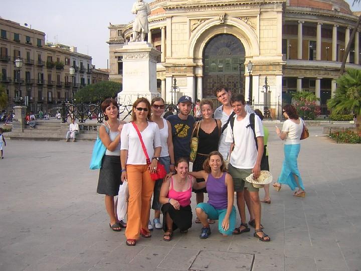 28: Palermo: picture at Piazza Politeama