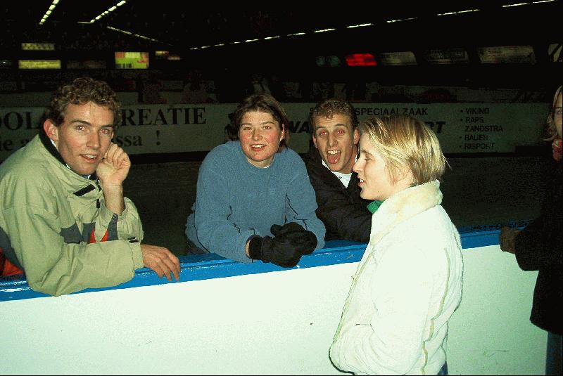 Het After Intro Program (29.08.2002 - 14.11.2002) - Jaarclubavond - Schaatsen - 29