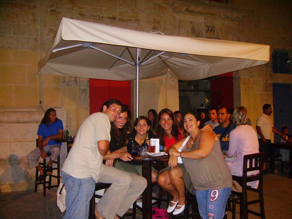 SU '06 - Malta : A Cultural Cocktail (23.08.2006 - 06.09.2006) - MY PICS! (Manuela from Turin - Italy) - 24: eating in Waterfront (Valletta)