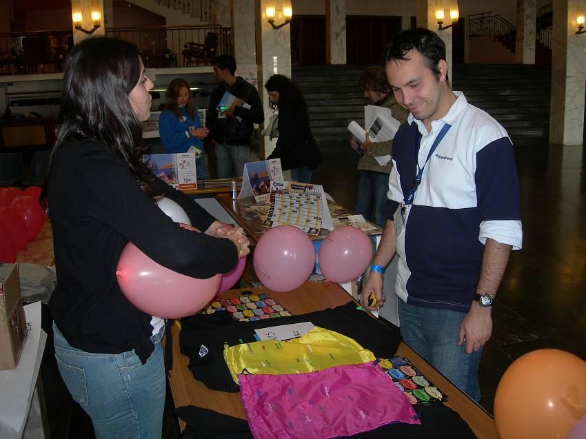 Fall Agora 2006 (02.11.2006 - 05.11.2006) - Autumn Agora Napoli - 33: It works! The first victim is approaching.