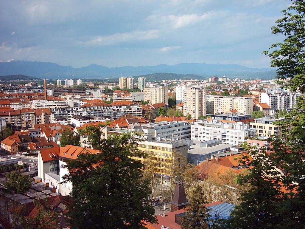 Spring Agora Ljubljana 2008 (30.04.2008 - 04.05.2008) - Luca from AEGEE-Chisinau - 27: City view from the hill 01