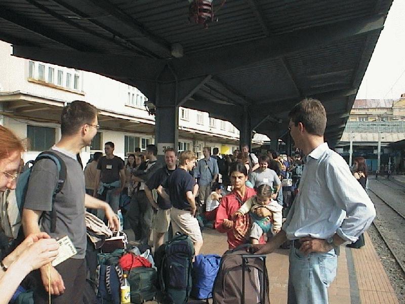 Spring Agora 2003 (01.05.2003 - 04.05.2003) - Pictures of events and people - 1: Michiel and Niels at train station Gara de Nord in Bucharest