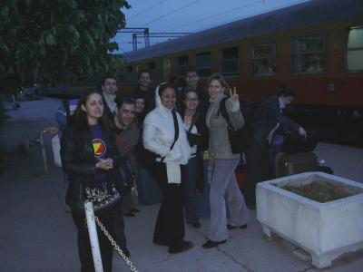 3: The Macedonians didn't want to let the people with visa in, because the Embassy in Brussels did not know how to fill in the visa. Here we are waiting for them to solve the problem.