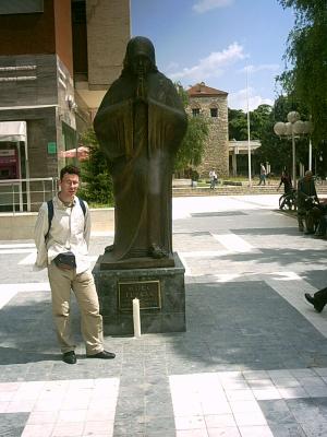 4: Mother Teresa was born in the capital of Makedonia !