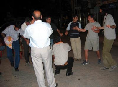 32: Dogubayazit, dancing on the street