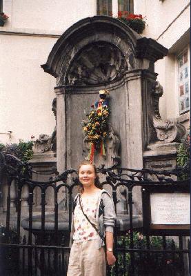 2: Izabela with Manneken-pis