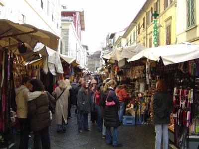 30: shopping at San Lorenzo market