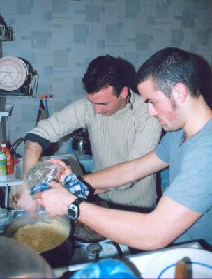 11: Luca and Alberico cooking pasta :)