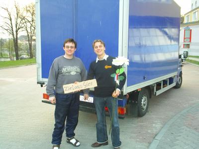 4: Michiel and the driver of our last car from Berlin to Zielona Gora:)