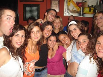 4: 1st row: Luis, Neus, Lorena, Marta, Alale, Deborah, Neila and Marisa.
2nd: Milos, Helen and Mina