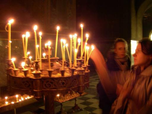 14: Candle in the church - a visit to the big cathedral.