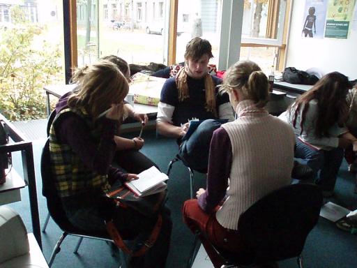 15: Group work in the main plenary.