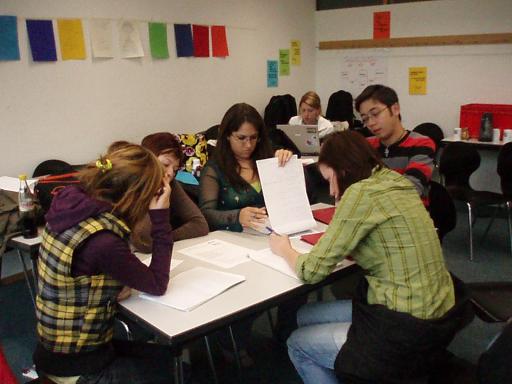 16: The group work was sometimes quite
demanding. Here our fake-Antenna
AEGEE-Absolund at work!