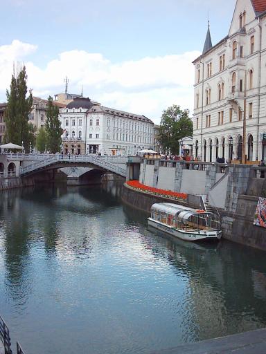 42: City river view 01