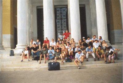 2: Group photo in Athina during the city tour