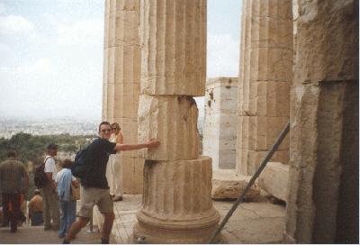 2: Wim trying to take a souvenir from Acropolis, one of the pilars of the entrance building. Unfortunately, after he got this far, he was almost trown out of Acropolis.